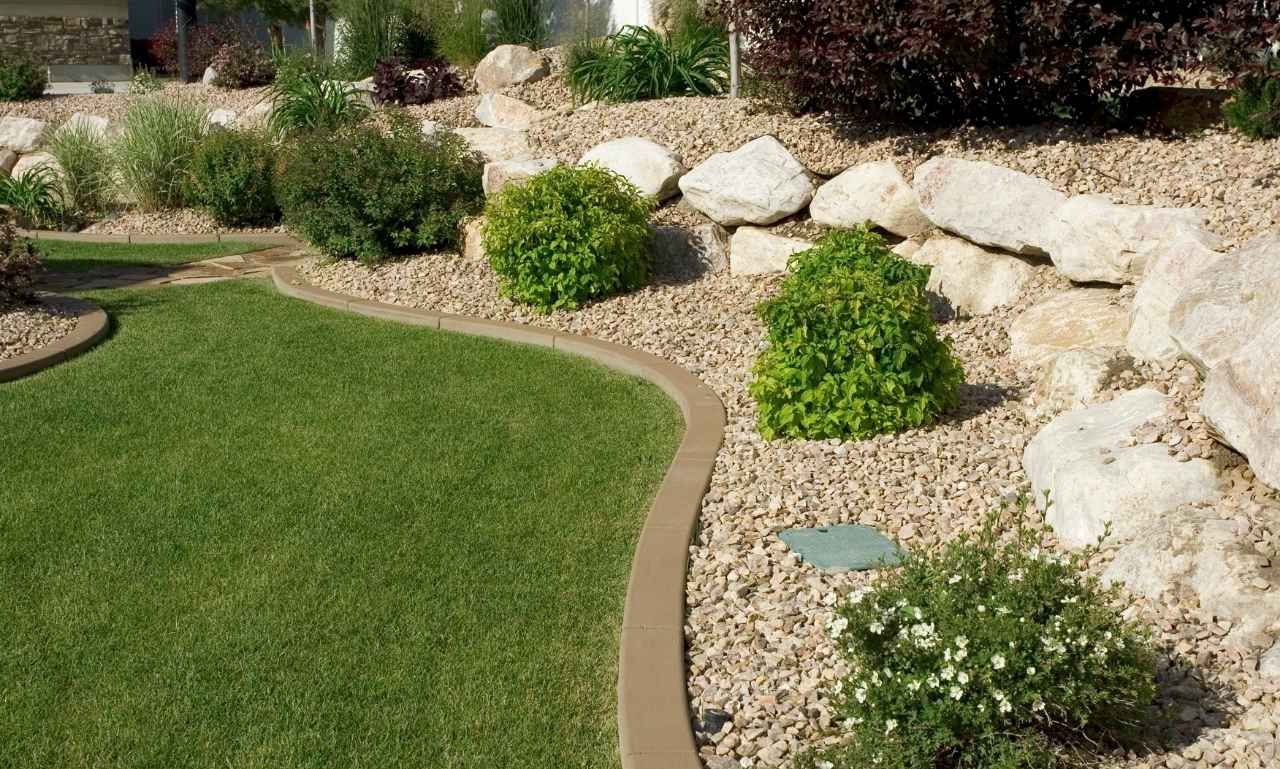 Unique and Inspiring Landscaping Border Ideas