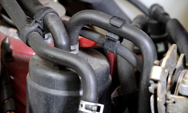 What Will a Vacuum Leak Cause