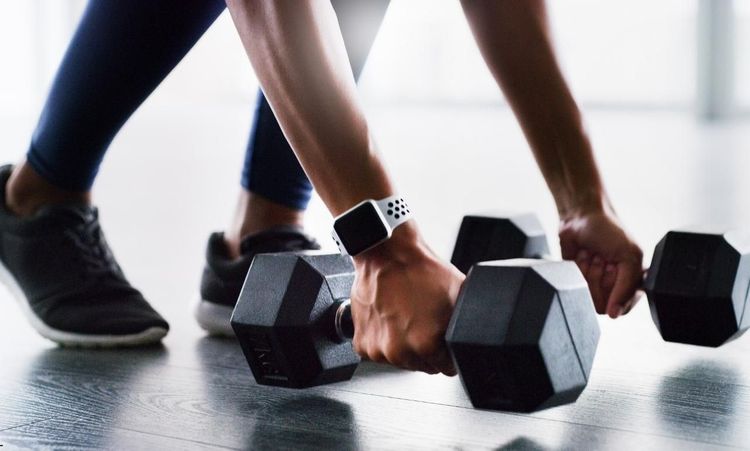 How To Build Muscle Effectively While in a Calorie Deficit, Plus Tips